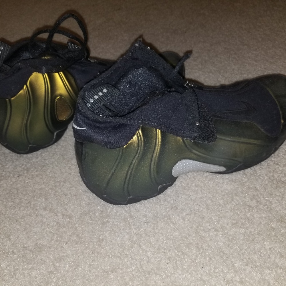Nike foam posits